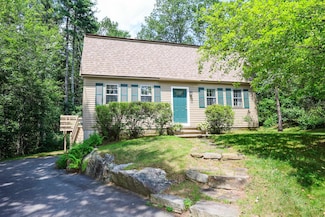 16 Custer Cir, Nashua, NH 03062