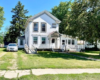 702 Meriden St, Mendota, IL 61342