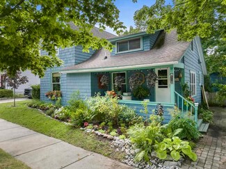 518 Wachtel Ave, Petoskey, MI 49770