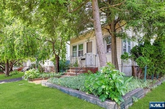 31 Chestnut St, Tenafly, NJ 07670