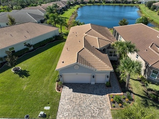 15527 Corona Del Mar Dr, Wimauma, FL 33598