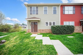 1066 Commonwealth Cir, Forest, VA 24551