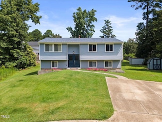3905 Old Creek Ct, Raleigh, NC 27604