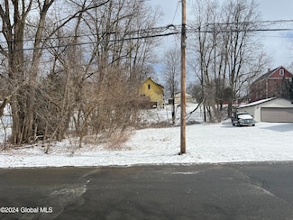 8 McNeir Ave, Amsterdam, NY 12010