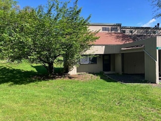 228 Evergreen Ct, Tannersville, PA 18372