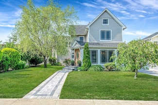 23 Carman St, Patchogue, NY 11772