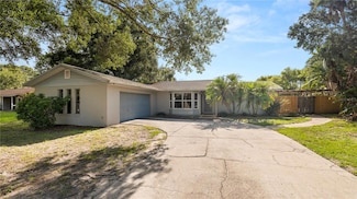 6421 Calusa Dr, Lakeland, FL 33813