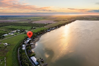 8526 Lago Vista Dr, Edcouch, TX 78538