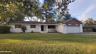 106 Lindsey Dr, Jacksonville, NC 28540