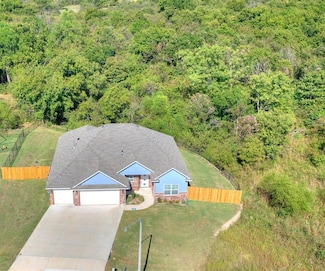 729 SE 37th St, Newcastle, OK 73065