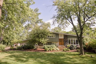 7940 W Deerwood Dr, Palos Park, IL 60464