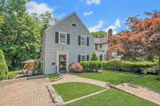 76 Parkview Dr, Bronxville, NY 10708