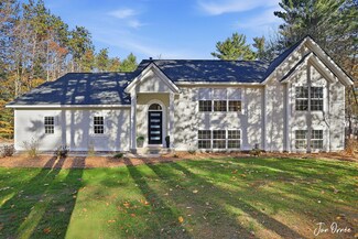 16573 Quincy St, Holland, MI 49424