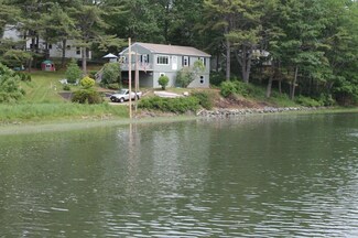 57 Cutts Island Ln, Kittery Point, ME 03905
