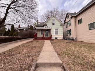 1722 Charles St, Rockford, IL 61104