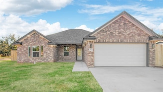 52 Leeder Ct, Lake Jackson, TX 77566