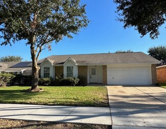 3035 Sleepy Hollow Dr, Sugar Land, TX 77479