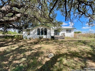 284 County Road 6612, Devine, TX 78016