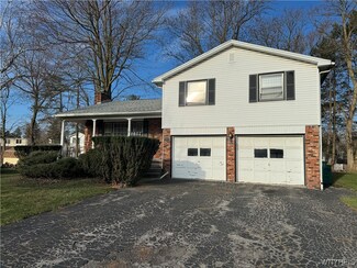 4165 James Ct, Buffalo, NY 14221