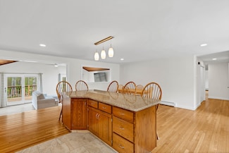 7 Old Black Point Rd, Niantic, CT 06357