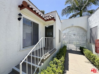 4517 Franklin Ave, Los Angeles, CA 90027