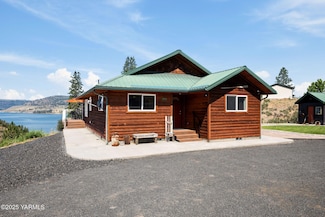 144 W Airport Loop, Seven Bays, WA 99122