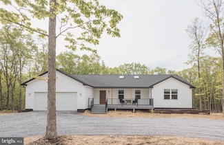 131 Emerald Ln, Berkeley Springs, WV 25411