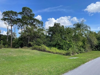 1841 SE Beving Ave, Port Saint Lucie, FL 34952