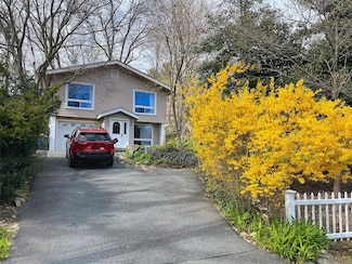 3 Benders Dr, Greenwich, CT 06831