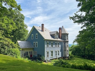 10 Old Albany Rd, Deerfield, MA 01342