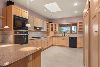 736 Calle Espejo, Santa Fe, NM 87505