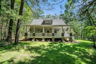 6986 Chippewa Trail, Indian River, MI 49749