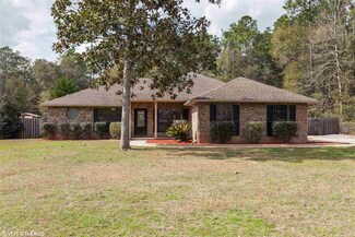 6913 Yucatan St, Milton, FL 32570
