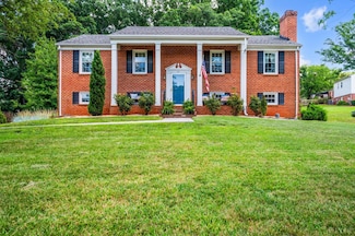317 Arrowhead Dr, Lynchburg, VA 24502