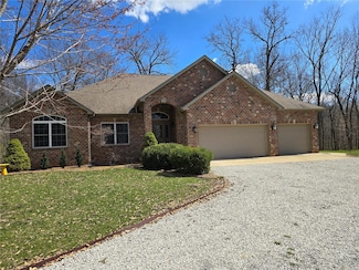 78 Cedar Ln, Hillsboro, IL 62049
