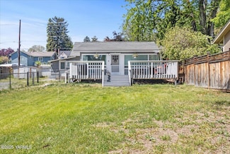 908 S 18th Ave, Yakima, WA 98902