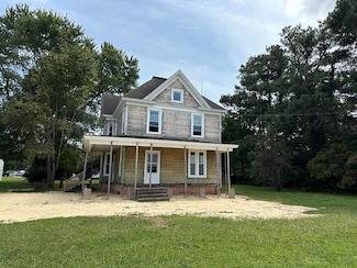 57 Hill St, Onancock, VA 23417
