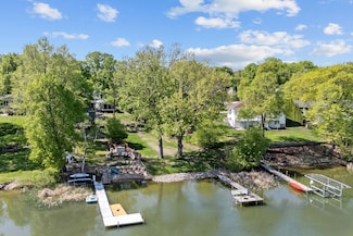 5930 Beachwood Rd, Mound, MN 55364