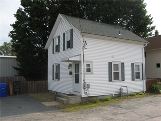 4 Dinsdale Ct, West Warwick, RI 02893