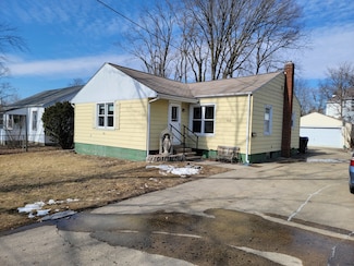 708 E Wood St, Bloomington, IL 61701