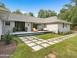 75 Carriage Dr, Stamford, CT 06902