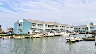 701 Lauderdale Dr, Rockport, TX 78382
