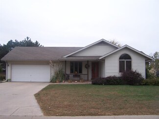 3011 Wildwood Way, North Newton, KS 67117