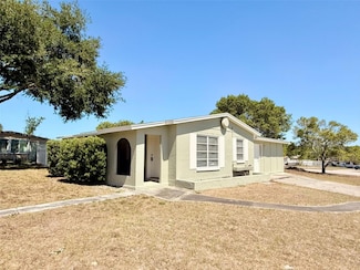 2201 Flamingo Ave, Deltona, FL 32738