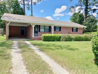 619 Lakeview Dr, Adel, GA 31620