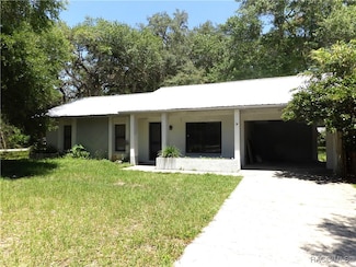 8955 N Basswood Ave, Crystal River, FL 34428