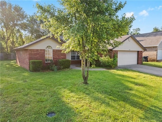 1303 N 35th St, Rogers, AR 72756