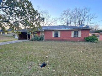 108 South Dr, Vicksburg, MS 39180