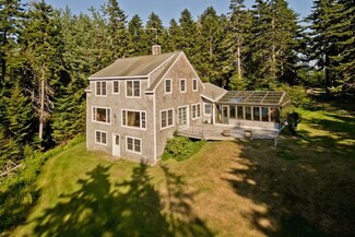 47 Deer Point Rd, Chebeague Island, ME 04017