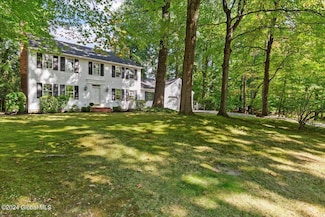 38 Tamarack Dr, Delmar, NY 12054